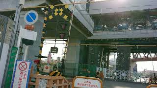 阪急京都線・千里線淡路駅付近連続立体交差事業の都市計画道路歌島豊里線交差部（千里線住宅踏切）工事（2023年4月16日）