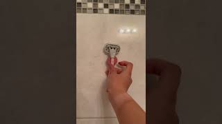 Razor with shower holder! Link in my bio ❤️#amazonfinds #amazonmusthaves #amazonbathroomfinds #asmr