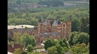 Zámek Bzenec a vinice / Schloß Bzenec und die Weinberge