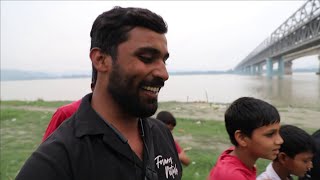 Finally Hitchhiking in Awesome Assam | fun in Guwahati | hitchhiking adventure like @NomadShubham