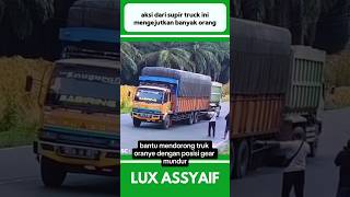 SUPIR TRUCK INI MEMBANTU TRUCK LAIN YANG TIDAK KUAT MENANJAK #shorts