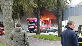 Grote brand bij garagebedrijf in Doetinchem