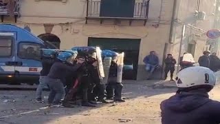 Palermo, ancora aggressioni alle Forze di Polizia. Siamo trattati da nemici del popolo