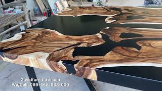 Meja Resin Antik Trembesi Hitam Semi Doff Unik