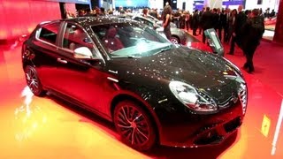 2013 Alfa Romeo Giulietta Sportiva - Exterior and Interior Walkaround - 2012 Paris Auto Show