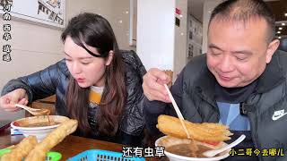 河南美食：这家胡辣汤曾上过舌尖上中国，配上1块钱3个的煎包，你来过没？