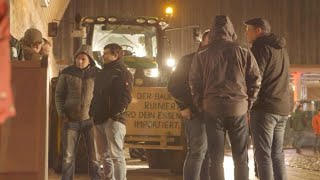 Underpaid German farmers fed up with 'hard discount' logic