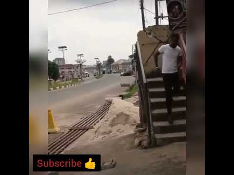 A Face-off Between The Nigerian Police And An NCDC Along Okigwe Road ...