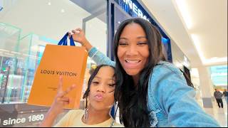 VLOG | ME JOURNIE & JOLIE GO ON A SHOPPING SPREE BEFORE MY TRIP !!!