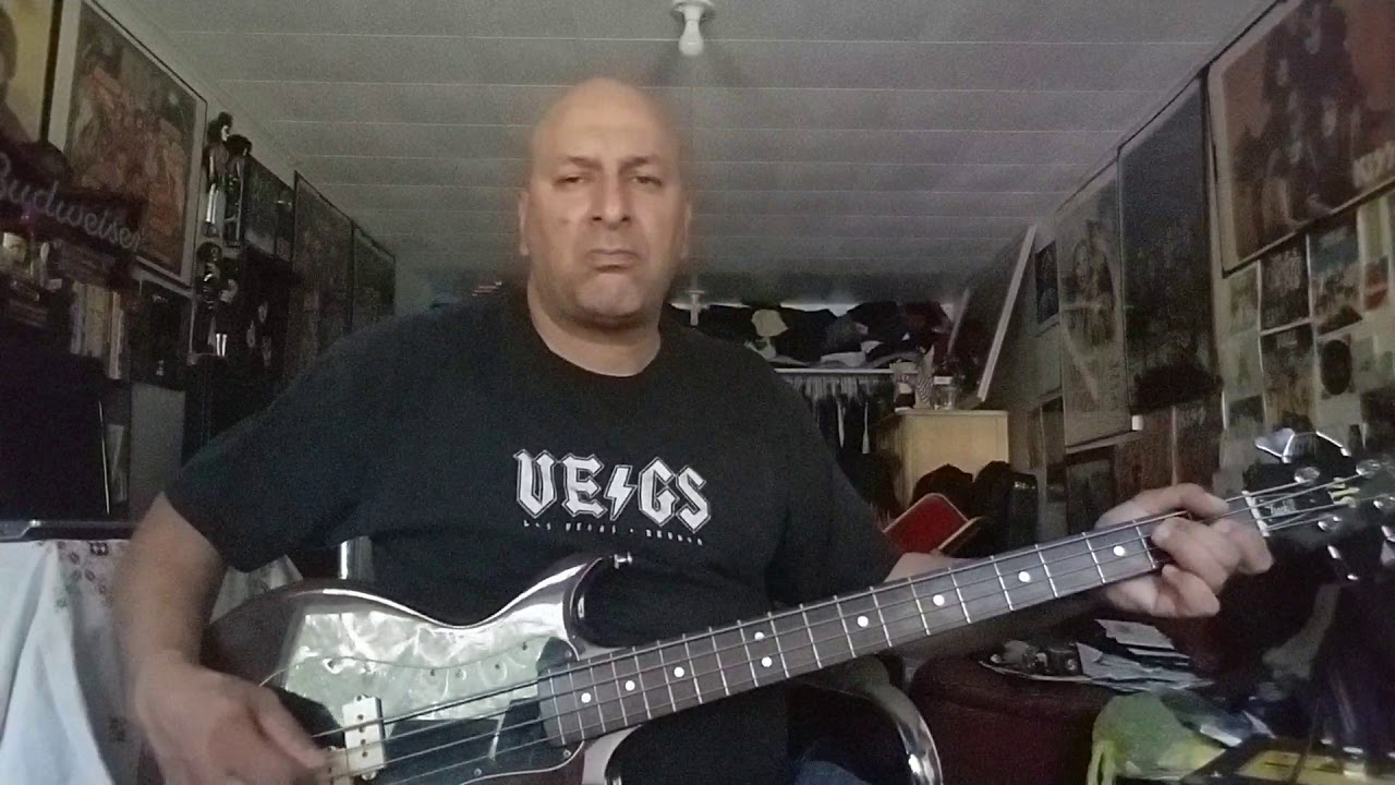 KISS. Strutter Alive! Bass Cover. - YouTube