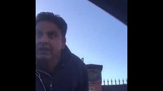 Very funny argument between 2 Indian taxi drivers!