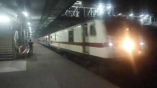 The only Duronto to Puri | SDAH PURI Duronto Express hauled by SDAH WAP 7 accelerates past Andul ❤️🔥