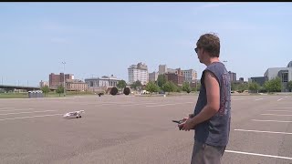 Poland man puts on airplane show in downtown Youngstown