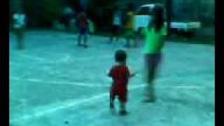 walking at de basketball court at Palanca...