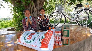 Aunt Nimol, Khmer-American living in Oakland, donated food,​​bicycles and money to poor Ms Puth Nary