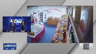 Make You Smile: Deer Strolls Through Candy Store