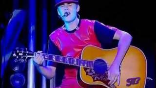 Justin Bieber - Favorite Girl  LIVE HD 2011