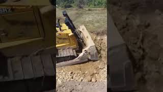 #machine_spotter  #shorts  Powerful CAT D6R2 Dozer Pushing Land