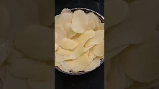 Homemade Crispy Potato chips | Potato Chips Recipe easy Recipe #shorts #trending #chips