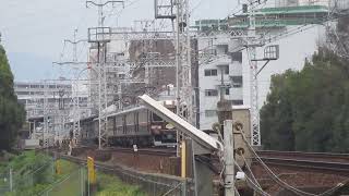 [引退した列車シリーズ６]　阪急６３００系　京とれいん　９３００系とすれ違い　西京極駅付近