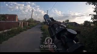 Ukrainian SOF using an RPG-7 to lob 82MM mortar rounds at Russian positions