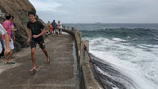 Ressaca no Leme Rio de Janeiro - Rough dangerous sea 09/06/2018