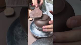 一起感受手工紫砂壺製作過程Experience the process of making handmade purple sand pots together