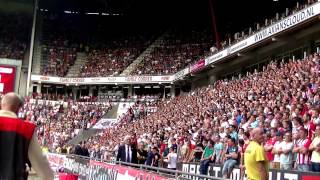 PSV Support: Sfeerbeelden Oost-Tribune : PSV - Feyenoord : 3-1 : 30/8/2015