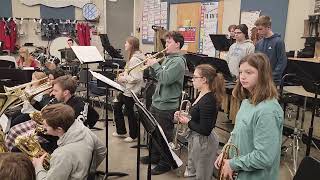 Sturgeon Bay High School Jazz Band עושה חזרות על Fancy Pants מאת Count Basie