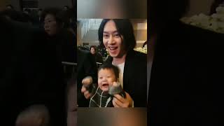 Kim Heechul and his mini version.. Taehyuk