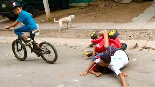 ASÍ JUEGAN LOS SOÑADORES EN LA COLONIA / MUCHO NOS DIVERTIMOS 😂 / Grillo La Duda