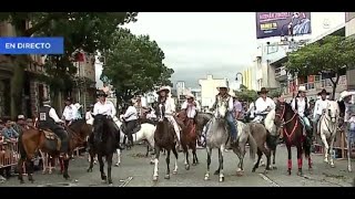 Ticos disfrutan del regreso del Tope Nacional en San José