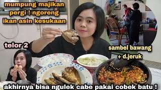 Pedhes'nya NYELEKIT !Ugal-ugalan nyambel Bawang + ngoreng ikan asin  , mumpung majikan pergi nyalon