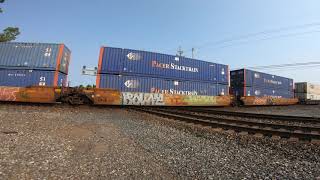 Diamond Track Action - CSX Engine 561 \u0026 CSX 767 Hauling Freight Northbound - Romulus - Great Sounds