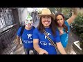 rey grupero trolleando niños en la calle