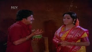 Sarojadevi Came to Vishnuvardhan Home at Night | Kannada Super Scenes | Rudra Naga Movie