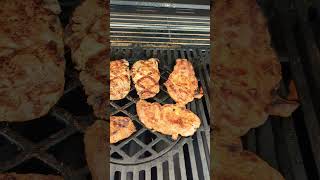 Nackensteaks auf dem Weber Gasgrill