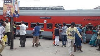 12393 sampoorna kranti express arriving @ patna jn(HD)