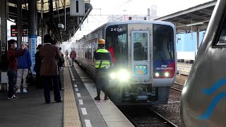 JR松山駅名物  特急列車同士の縦列停車