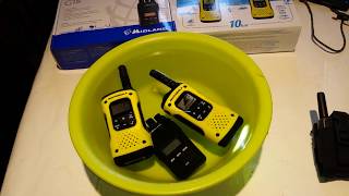 Waterproof test - Walkie talkies Motorola T92 H2O and Midland G18.