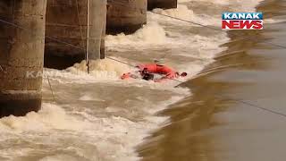Rescue Operation Of Trapped Jumbo: ODRAF Boat Overturns In Mahanadi          | Odisha |