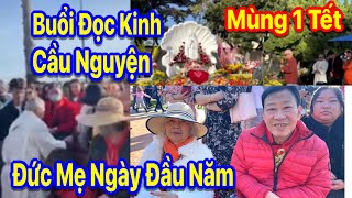 Mùng 1 Tết - buổi đọc kinh chung và lì xì đầu năm tại Đức Mẹ Long Beach.