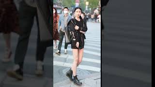 街拍美女57 street fashion 转身带笑的瞬间，感觉要恋爱了