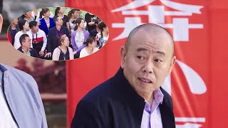 老村長村主任投票前還得意洋洋，不料就在馬上要投票的時候，突然來了位勁敵，這人竟還是老村長的...