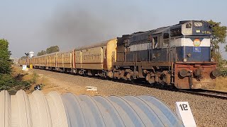 19205 Bhavnagar - Mahuva \u0026 09568 Bhavnagar - Jetalsar faced towards their destination.