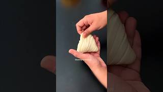 Beautiful samosa folding technique Ramadan special #cooking #ramadan #samosa #trendingshorts #shorts