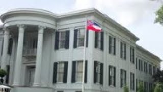 Mississippi retira emblema confederado de bandera estatal