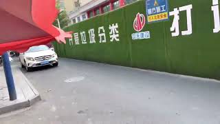 实拍浙江中部城市，东阳市的街景一角，喜欢这边的慢节奏生活｜浙江省金华市东阳市东阳美食，糖洋