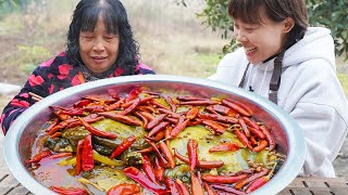 Qiumei buys 5 soft-shelled turtles and makes boiled soft-shelled turtles.