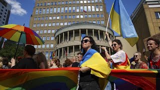 Pride 2022: Λαοθάλασσα στις παρελάσεις - Η επίθεση στο Όσλο δεν τρομάζει την ΛΟΑΤΚΙ+ κοινότητα